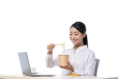 恐怖游戏《女鬼桥二 释魂路》10分钟试玩视频